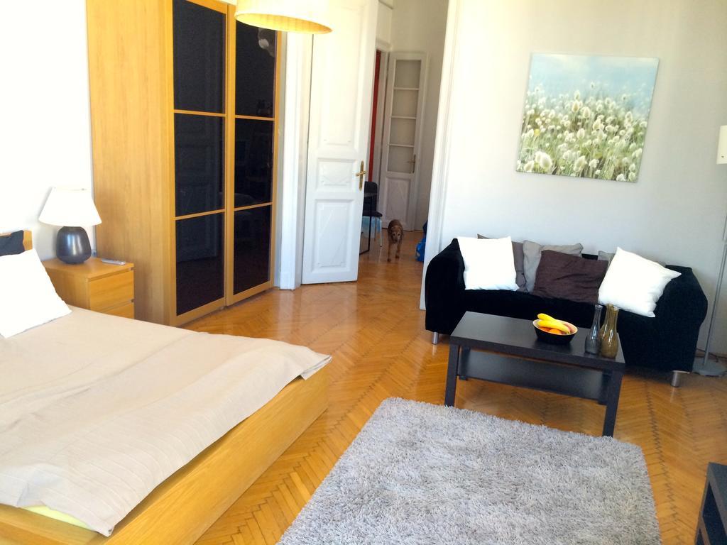 Budget Apartment By Hi5 - Oktober 6 Str 4 Budapest Exterior photo