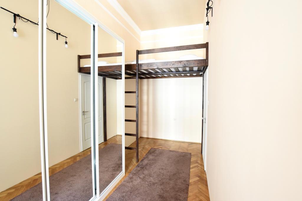 Budget Apartment By Hi5 - Oktober 6 Str 4 Budapest Exterior photo