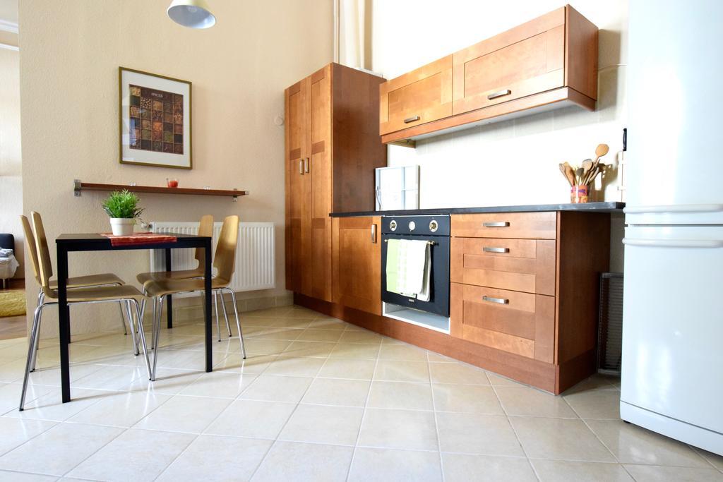 Budget Apartment By Hi5 - Oktober 6 Str 4 Budapest Exterior photo